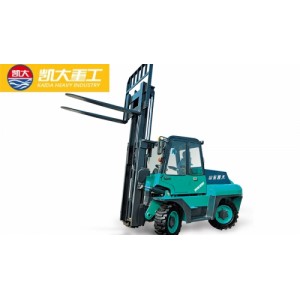 四驅越野叉車