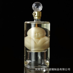 河間華企生產(chǎn)內(nèi)置梨酒瓶高硼硅玻璃藝術(shù)酒瓶高檔白酒瓶手工藝酒瓶