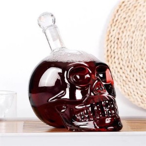 河北華企生產(chǎn)骷髏頭醒酒器高端玻璃酒瓶精美出口外貿(mào)玻璃酒瓶包裝